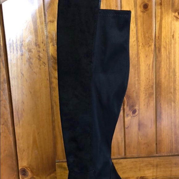 High Boots - Picture 3 of 3